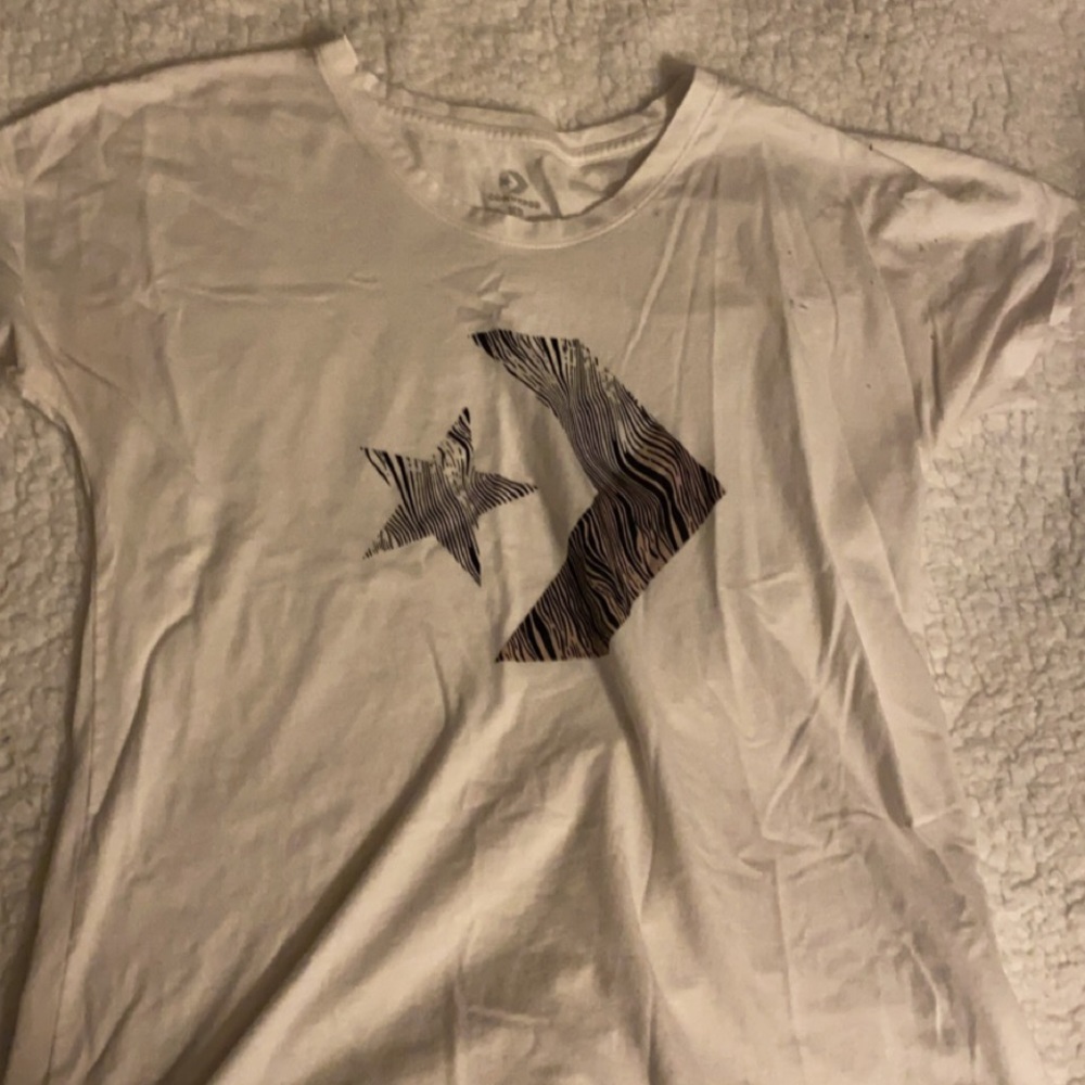 White shirt with short sleeves with animal print